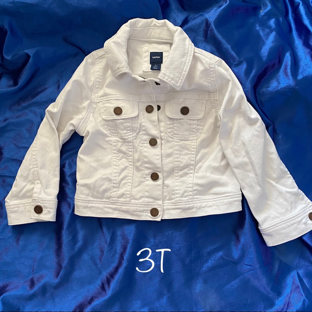 🎈BabyGap White Jean Jacket 🌟 Super Cute🌟